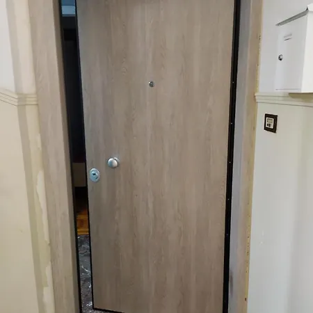 George's Old House Apartman *