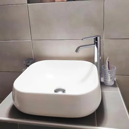 George's Old House Apartman *