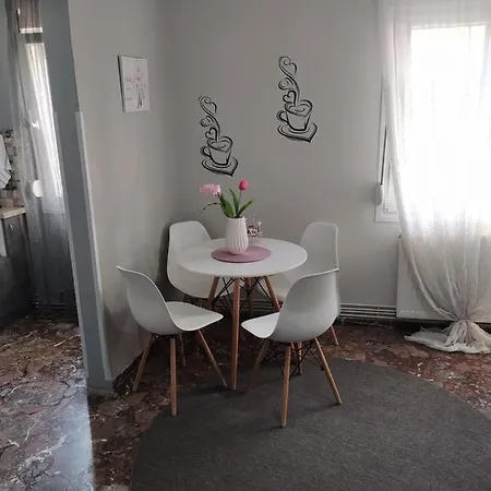 George's Old House Apartman