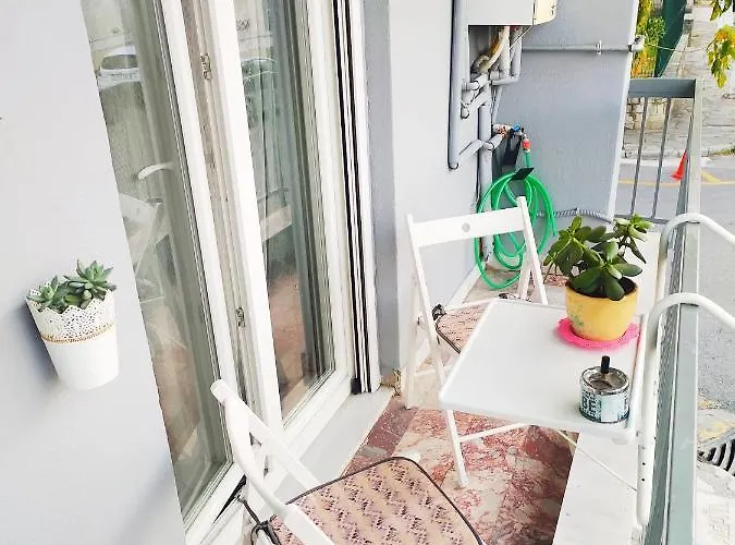 George's Old House Apartment