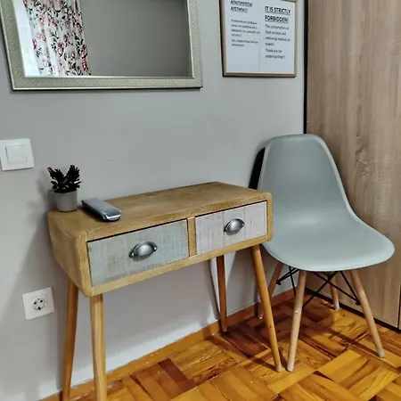 George's Old House Apartment *